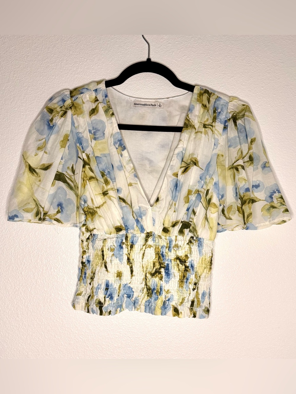 Abercrombie & Fitch White Blue and Green Floral V‑Neck Smocked Waist Top